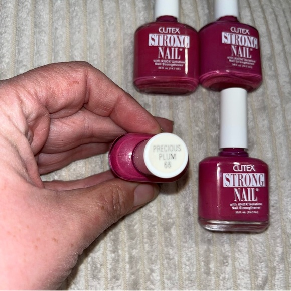 Vintage cutex strong nail treatment line polish precious plum 68 lot of 4 bottle - Picture 4 of 5